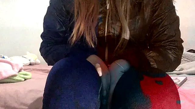 sharonlopez9611 online show from December 17, 2:39 am