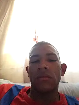 Snapshot of Mineirinho043 chatting on February 10, 12:39 pm Mineirinho043 online show from February 10, 12:39 pm