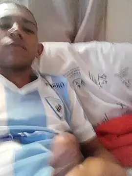 Snapshot of Mineirinho043 chatting on February 12, 11:29 am Mineirinho043 online show from February 12, 11:29 am