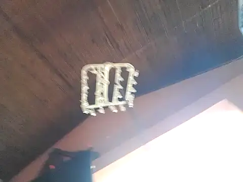 Snapshot of Mineirinho043 chatting on February 12, 8:07 pm Mineirinho043 online show from February 12, 8:07 pm