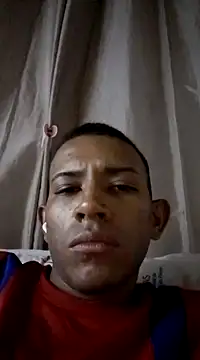 Snapshot of Mineirinho043 chatting on February 16, 7:15 am Mineirinho043 online show from February 16, 7:15 am