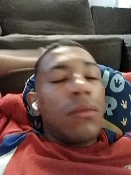 Snapshot of Mineirinho043 chatting on February 18, 12:28 pm Mineirinho043 online show from February 18, 12:28 pm