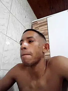 Snapshot of Mineirinho043 chatting on February 19, 5:06 pm Mineirinho043 online show from February 19, 5:06 pm