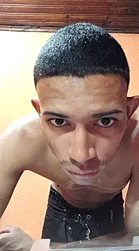 Snapshot of Mineirinho043 chatting on February 20, 11:10 pm Mineirinho043 online show from February 20, 11:10 pm