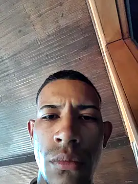 Snapshot of Mineirinho043 chatting on February 21, 12:17 pm Mineirinho043 online show from February 21, 12:17 pm