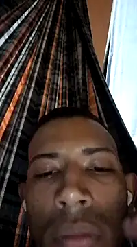 Snapshot of Mineirinho043 chatting on February 22, 4:18 am Mineirinho043 online show from February 22, 4:18 am