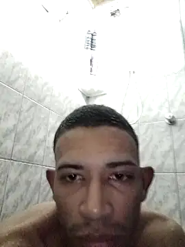 Snapshot of Mineirinho043 chatting on February 22, 7:23 am Mineirinho043 online show from February 22, 7:23 am