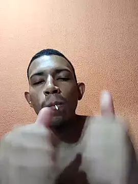 Snapshot of Mineirinho043 chatting on February 24, 4:16 am Mineirinho043 online show from February 24, 4:16 am
