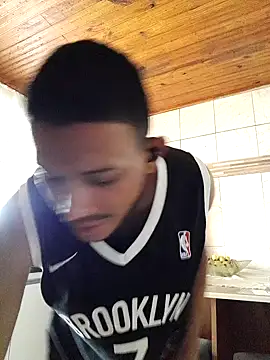 Snapshot of Mineirinho043 chatting on March 6, 5:22 pm Mineirinho043 online show from March 6, 5:22 pm