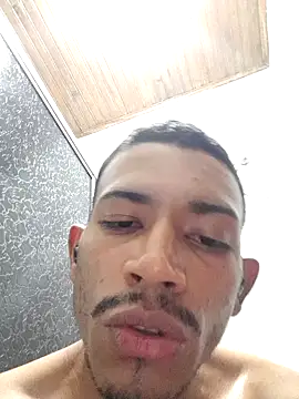 Snapshot of Mineirinho043 chatting on March 8, 2:01 am Mineirinho043 online show from March 8, 2:01 am