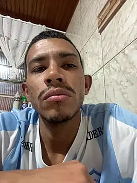 Snapshot of Mineirinho043 chatting on March 10, 3:23 am Mineirinho043 online show from March 10, 3:23 am