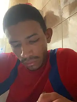 Snapshot of Mineirinho043 chatting on March 12, 11:31 am Mineirinho043 online show from March 12, 11:31 am