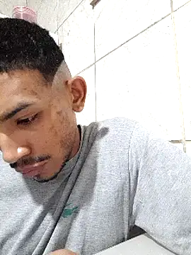 Snapshot of Mineirinho043 chatting on March 17, 3:03 am Mineirinho043 online show from March 17, 3:03 am