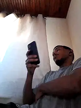 Snapshot of Mineirinho043 chatting on March 20, 1:48 pm Mineirinho043 online show from March 20, 1:48 pm