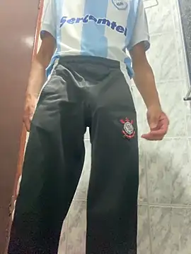 Snapshot of Mineirinho043 chatting on March 22, 11:21 am Mineirinho043 online show from March 22, 11:21 am