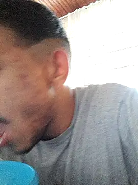 Snapshot of Mineirinho043 chatting on March 22, 6:14 pm Mineirinho043 online show from March 22, 6:14 pm