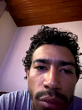 Snapshot of Mineirinho043 chatting on September 29, 10:31 am Mineirinho043 online show from September 29, 10:31 am