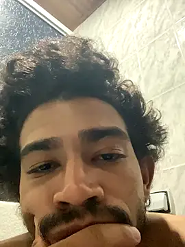 Snapshot of Mineirinho043 chatting on October 1, 7:14 am Mineirinho043 online show from October 1, 7:14 am