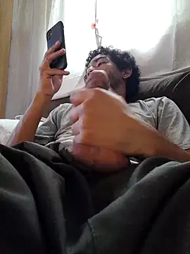 Snapshot of Mineirinho043 chatting on October 14, 2:29 pm Mineirinho043 online show from October 14, 2:29 pm