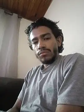 Snapshot of Mineirinho043 chatting on October 18, 2:29 pm Mineirinho043 online show from October 18, 2:29 pm