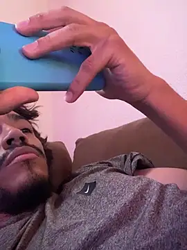 Snapshot of Mineirinho043 chatting on October 20, 4:40 pm Mineirinho043 online show from October 20, 4:40 pm