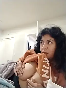 bellaxo online show from March 9, 6:06 am