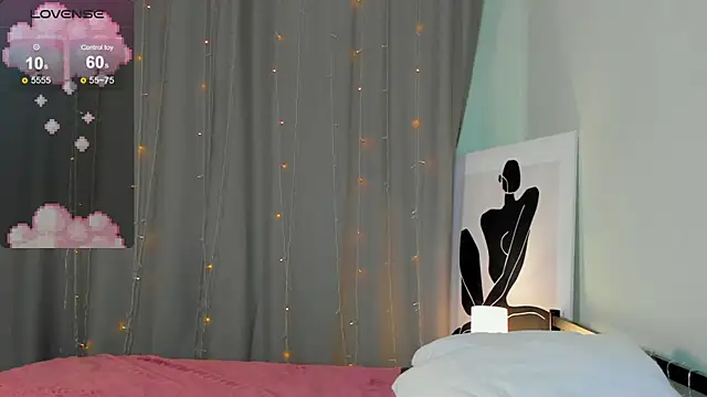 Snapshot of Mia_Luw chatting on February 27, 5:45 am Mia Luw online show from February 27, 5:45 am