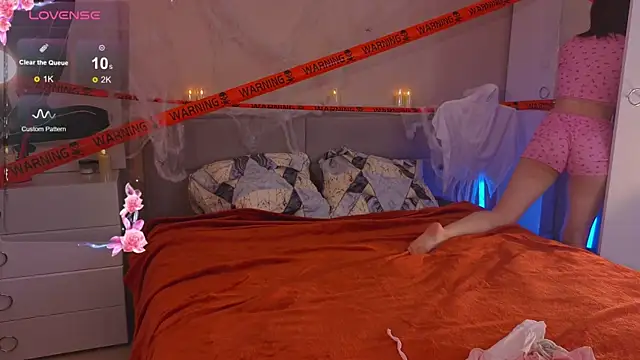 Snapshot of Mia_Luw chatting on October 24, 5:37 am Mia Luw online show from October 24, 5:37 am