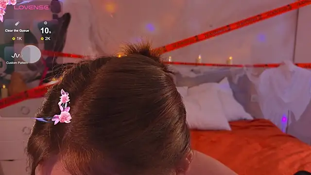 Snapshot of Mia_Luw chatting on October 27, 3:10 am Mia Luw online show from October 27, 3:10 am