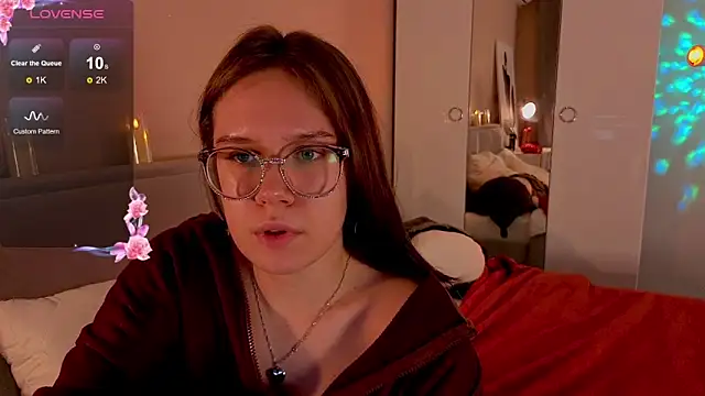 Snapshot of Mia_Luw chatting on November 22, 9:58 pm Mia Luw online show from November 22, 9:58 pm