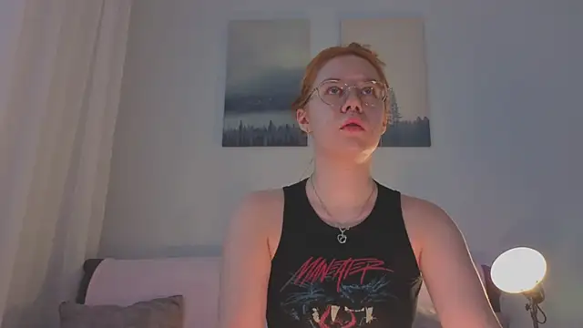 Snapshot of Mia_Luw chatting on June 19, 1:43 am Mia Luw online show from June 19, 1:43 am