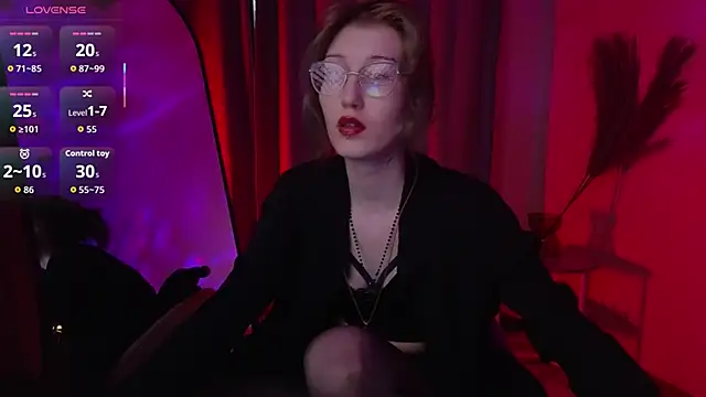 Snapshot of lissaros chatting on November 13, 5:06 am lissaros online show from November 13, 5:06 am