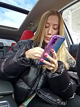 Snapshot of Pussy_Drive03 chatting on October 13, 5:18 am Pussy Drive03 online show from October 13, 5:18 am