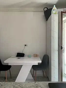 Snapshot of Celine_Roxelle chatting on May 11, 3:07 pm Celine Roxelle online show from May 11, 3:07 pm