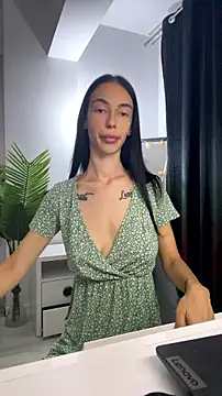Snapshot of Celine_Roxelle chatting on July 9, 5:50 pm Celine Roxelle online show from July 9, 5:50 pm