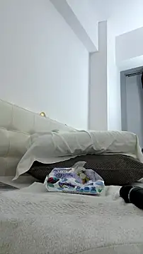 Snapshot of Celine_Roxelle chatting on July 28, 8:52 pm Celine Roxelle online show from July 28, 8:52 pm