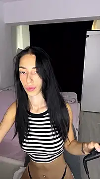 Snapshot of Celine_Roxelle chatting on August 4, 1:46 pm Celine Roxelle online show from August 4, 1:46 pm