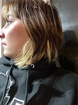 Maggie Geller online show from March 8, 2:34 am