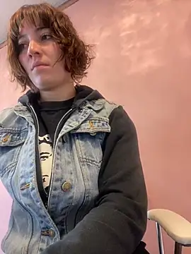 Maggie Geller online show from March 17, 3:18 pm