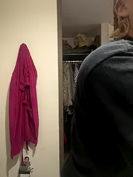 Maggie Geller online show from September 18, 3:25 pm