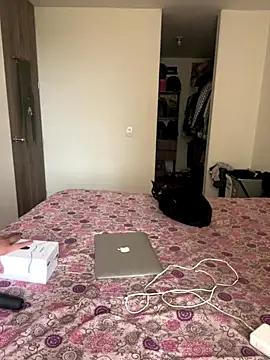 Maggie Geller online show from September 19, 3:13 pm