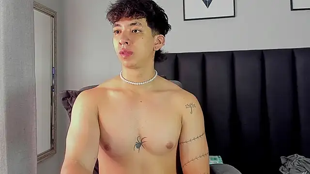 ISAAC CRYSTON online show from February 26, 7:38 pm