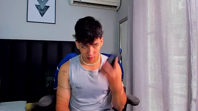 ISAAC CRYSTON online show from March 1, 7:37 pm