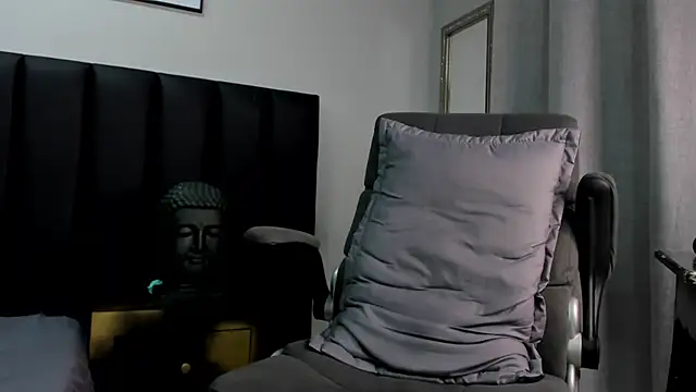 ISAAC CRYSTON online show from March 3, 11:14 pm