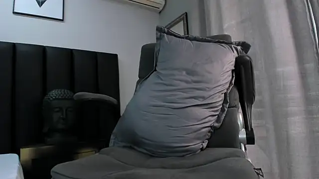 ISAAC CRYSTON online show from March 7, 10:21 pm