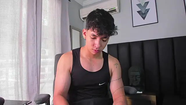 ISAAC CRYSTON online show from March 11, 7:47 pm