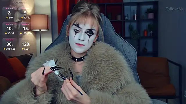 KiraMontoya online show from April 2, 11:35 pm