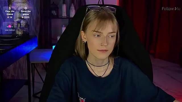 KiraMontoya online show from April 12, 3:00 am