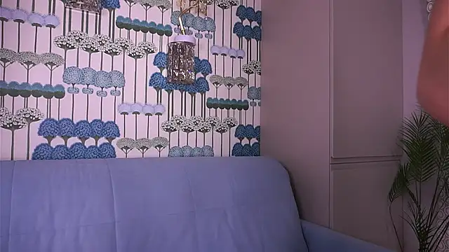 LizbethGee online show from February 8, 3:00 pm