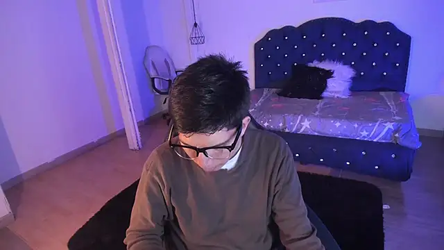 Golden-Boyy online show from September 24, 3:32 am